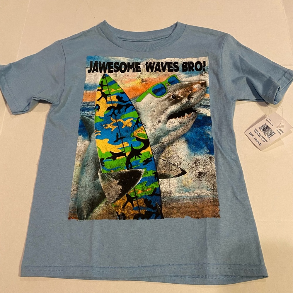 Bioworld Jawesome Waves Bro T-shirt